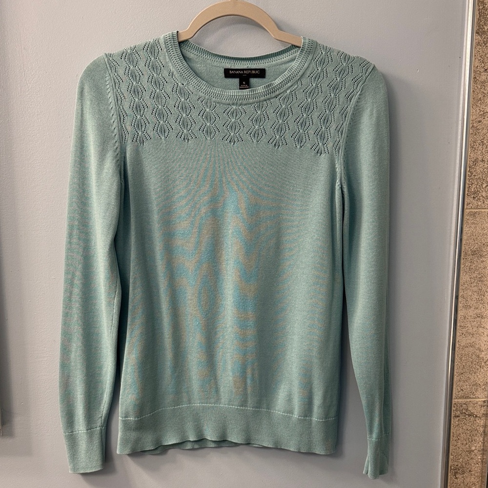 Banana Republic Women's Light Blue Crew Neck Sweater